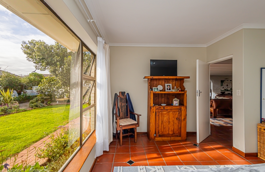 4 Bedroom Property for Sale in Country Club Western Cape